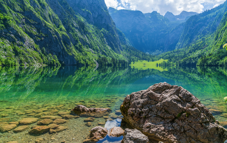 Blick auf den Obersee beim Königssee in Berchtesgaden