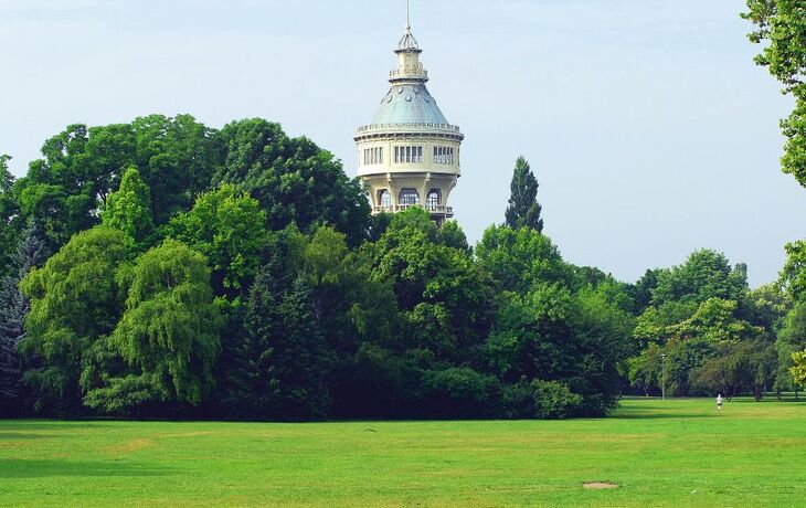Wasserturm auf der Margareteninsel