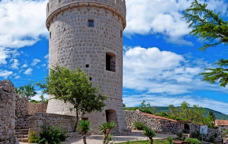 Turm Creska Kula auf der Insel Cres, Kroatien