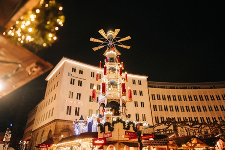 Kassel Märchenweihnachtsmarkt Märchenpyramide