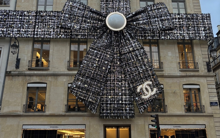 Weihnachtsdekoration Dior Paris